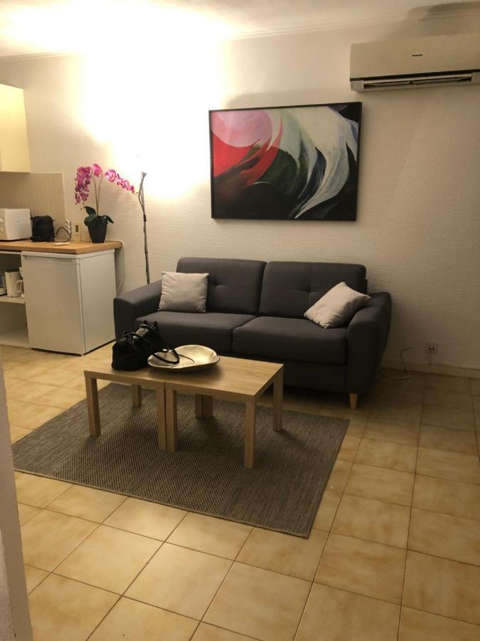 Апартаменты Ellie'S Place Мандельё-ла-Напуль Экстерьер фото